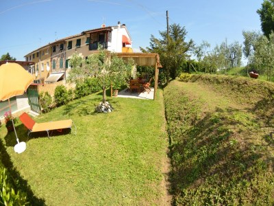 Apartment Holiday Home in Lucca with Pool & Garden - Outdoor photo 15
