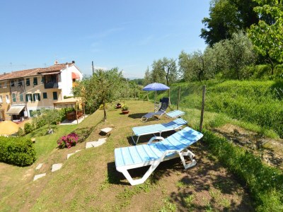Apartment Holiday Home in Lucca with Pool & Garden - Outdoor photo 18