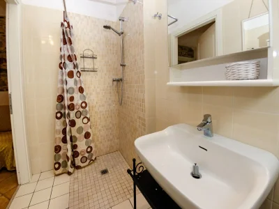 Apartment Holiday Home in Lucca with Pool & Garden - Features photo 19