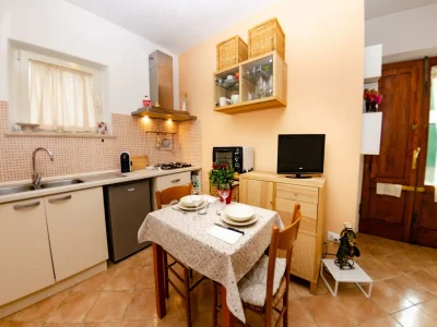 Apartment Holiday Home in Lucca with Pool & Garden - Features photo 23