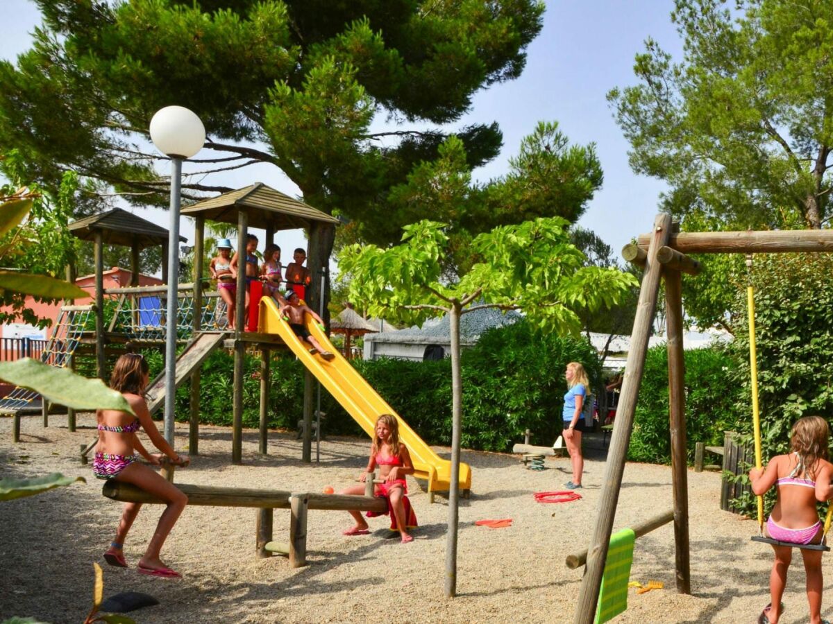 Holiday park Mobile home in Bessan with communal pool - Outdoor photo 4