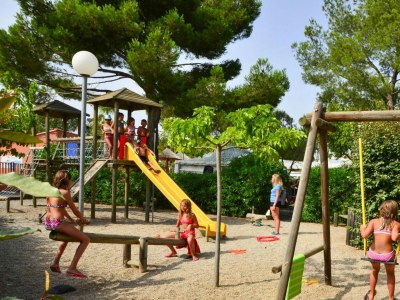 Holiday park Mobile home in Bessan with communal pool - Outdoor photo 4