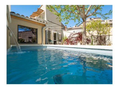 Holiday house LA FONTAINE AUX FÉES in Lagnes - Holiday house