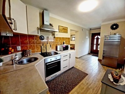 Holiday house Matan House - Two Bedroom Holiday Home with Hot Tub - Features photo 15