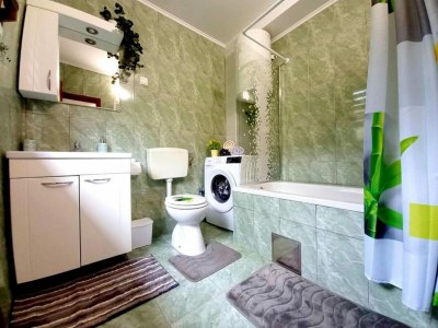 Holiday house Matan House - Two Bedroom Holiday Home with Hot Tub - Features photo 24