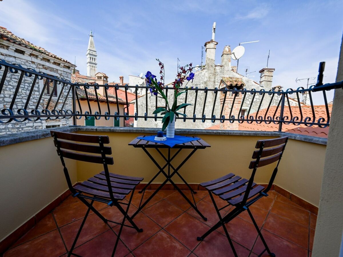 Apartment Sleek and Trendy Downtown Apartment - One Bedroom Apartment - Outdoor photo 3