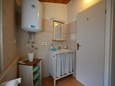 Apartment Sleek and Trendy Downtown Apartment - One Bedroom Apartment - Features photo 19