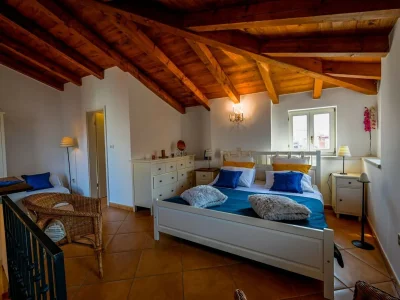 Apartment Sleek and Trendy Downtown Apartment - One Bedroom Apartment - Features photo 26