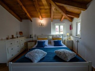 Apartment Sleek and Trendy Downtown Apartment - One Bedroom Apartment - Features photo 28