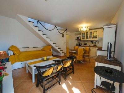 Apartment Sleek and Trendy Downtown Apartment - One Bedroom Apartment - Features photo 29