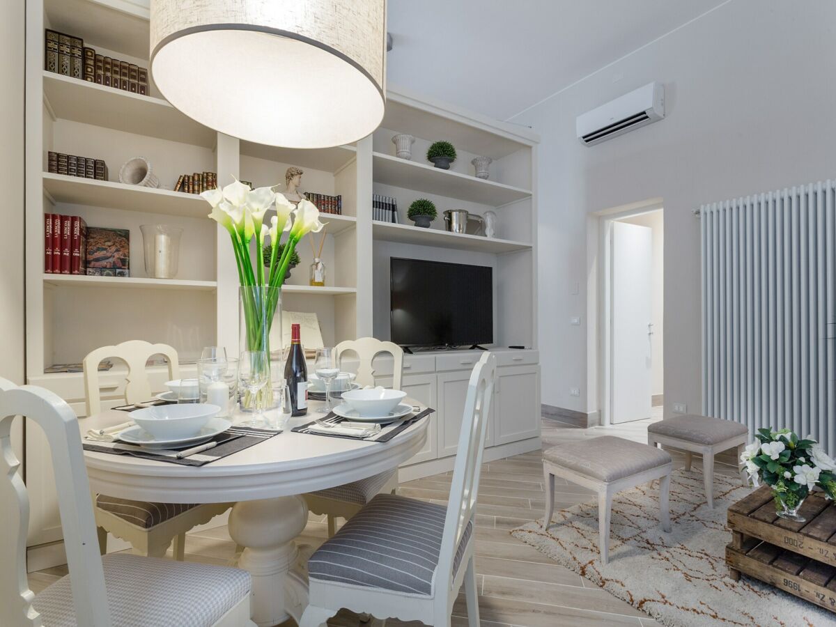 Apartment Apartment in Lucca near Piazza Napoleone - Features photo 2