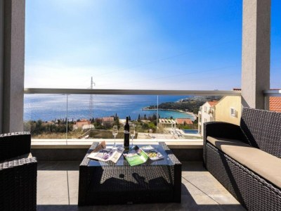 Apartment Apartment LaVilla - Two Bedroom Apartment with Balcony and Sea View (Žuti) - Outdoor photo 7