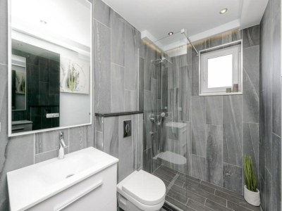 Apartment Apartment LaVilla - Two Bedroom Apartment with Balcony and Sea View (Žuti) - Features photo 19