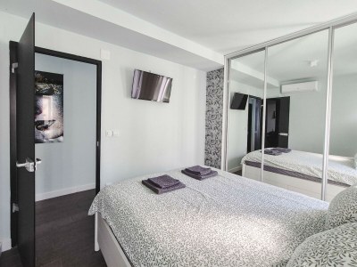 Apartment Apartment LaVilla - Two Bedroom Apartment with Balcony and Sea View (Žuti) - Features photo 36