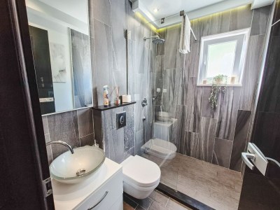 Apartment Apartment LaVilla - Two Bedroom Apartment with Balcony and Sea View (Žuti) - Features photo 39