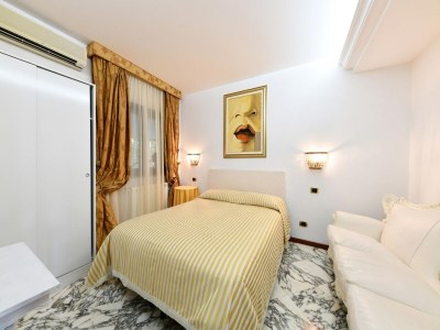 Holiday house Villa with private pool near Terrauzza - Features photo 26