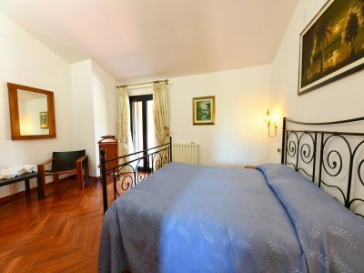 Holiday house Villa with private pool near Terrauzza - Features photo 32