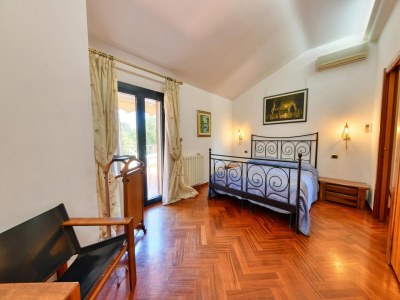 Holiday house Villa with private pool near Terrauzza - Features photo 34