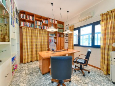 Holiday house Villa with private pool near Terrauzza - Features photo 39