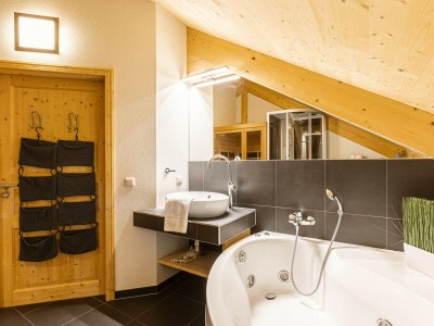 Chalet Chalet # 62a mit 4 Schlafzimmer IR-Sauna & Whirlpool - Features photo 19