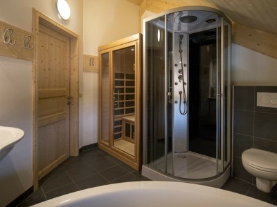 Chalet Chalet # 63a mit 4 Schlafzimmer IR-Sauna & Whirlpool - Features photo 14