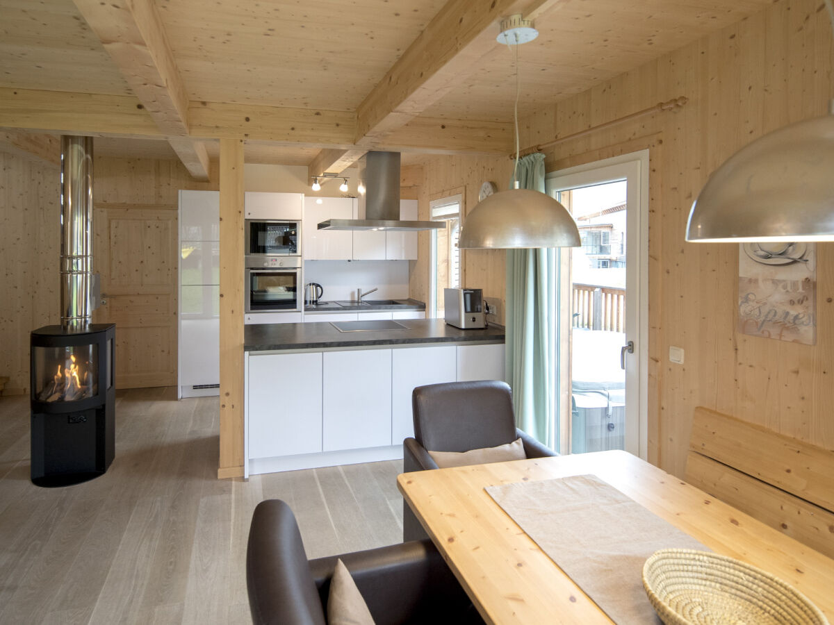 Chalet Chalet # 16 mit 4 Schlafzimmer Sauna & Whirlpool