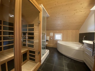 Chalet Superior Ferienhaus # 31 mit IR-Sauna & Whirlwanne - Features photo 18