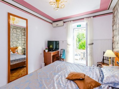 Apartment Apartments Nicol - One-Bedroom Apartment with Terrace - Features photo 11