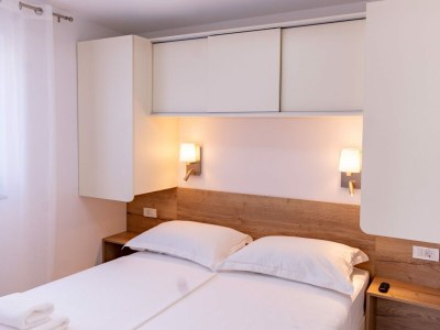 Apartment Apartments Arti Homes Rab Banjol - Two Bedroom Apartment With Terrace (Arti 2) - Features photo 7