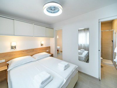 Apartment Apartments Arti Homes Rab Banjol - Two Bedroom Apartment With Terrace (Arti 4) - Features photo 9