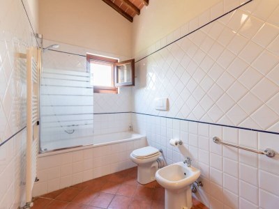 Apartment Apartment in Laterina with garden - Features photo 20