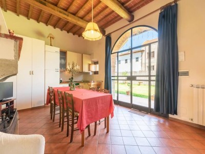 Apartment Apartment in Laterina with shared pool - Features photo 16