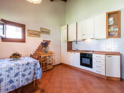 Apartment Apartment 500 m from Laterina Centre - Features photo 9