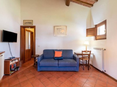 Apartment Apartment 500 m from Laterina Centre - Features photo 20