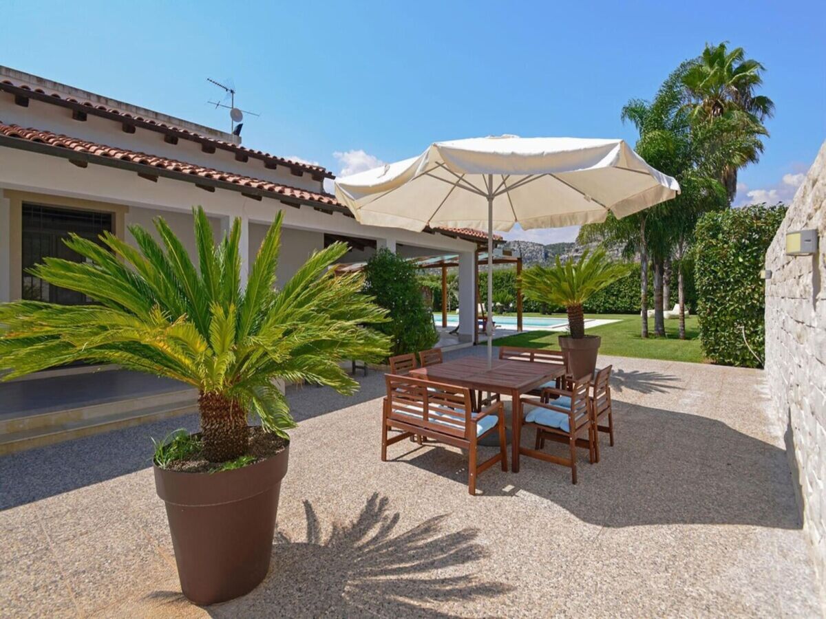 Villa Spacious villa in Siracusa with private garden - Outdoor photo 2