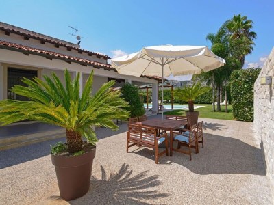 Villa Spacious villa in Siracusa with private garden - Outdoor photo 2