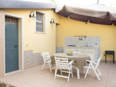 Holiday house Holiday Home in Siracusa with garden - Outdoor photo 9