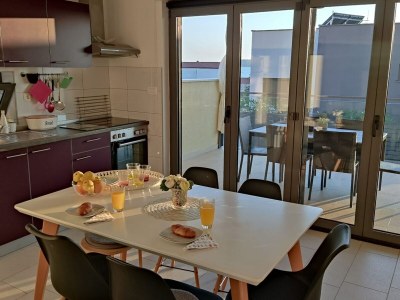Apartment Two Bedroom Apartment with Balcony and Sea View (Roza) (A1) - Features photo 16