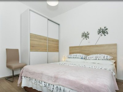 Apartment Two Bedroom Apartment with Balcony and Sea View (Roza) (A1) - Features photo 24