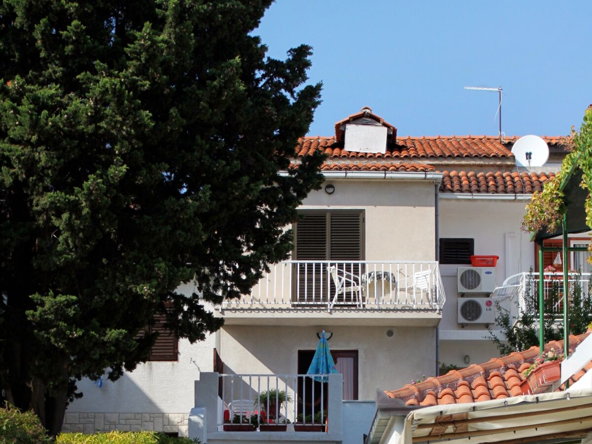 Holiday room with terrace and sea view Bol, Brač S-2878-b - Outdoor photo 2