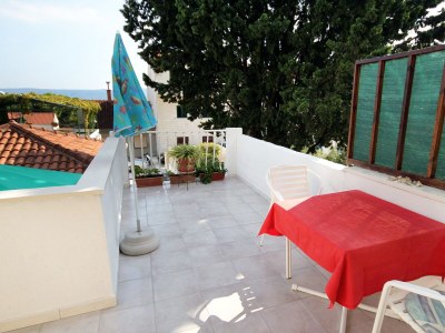 Holiday room with terrace and sea view Bol, Brač S-2878-b in Bol - Holiday room