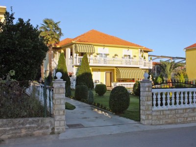 Apartment Four-bedroom apartment with terrace Bibinje, Zadar A-681-a - Outdoor photo 3