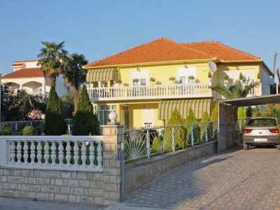 Apartment Four-bedroom apartment with terrace Bibinje, Zadar A-681-a - Outdoor photo 4