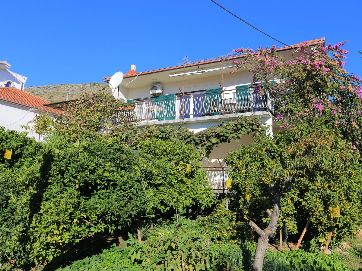 Apartment Two bedroom apartment with terrace and sea view Seget Donji, Trogir A-2029-a - Outdoor photo 2