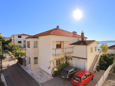 Apartment Two bedroom apartment with terrace and sea view Seget Donji, Trogir A-2029-a in Seget Donji - Apartment