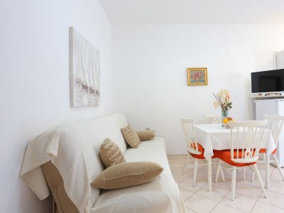 Apartment Two bedroom apartment with terrace and sea view Seget Donji, Trogir A-2029-b - Outdoor photo 14