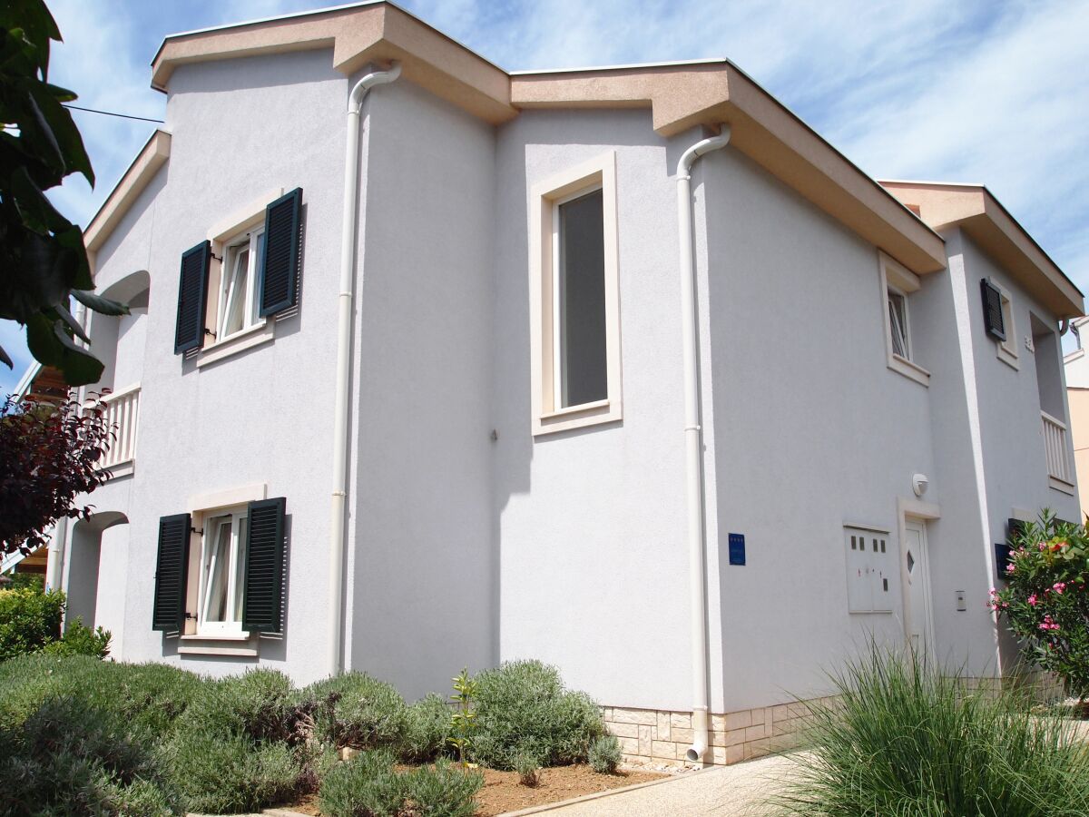 Apartment One bedroom apartment with terrace Banjol, Rab A-3215-a - Outdoor photo 5