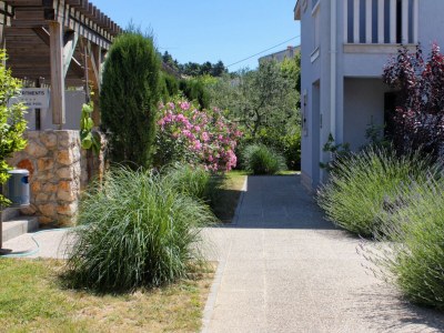 Apartment One bedroom apartment with terrace Banjol, Rab A-3215-a - Outdoor photo 11