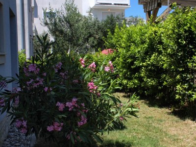 Apartment One bedroom apartment with terrace Banjol, Rab A-3215-d - Outdoor photo 14