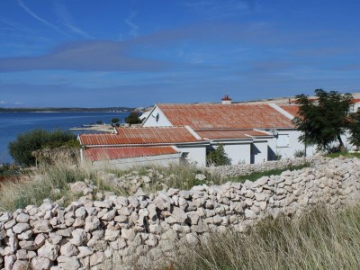 Apartment One bedroom apartment near beach Kustići, Pag A-9360-e - Outdoor photo 5